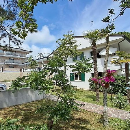 Villa Barbara Fra I Pini Lignano Sabbiadoro Ngoại thất bức ảnh