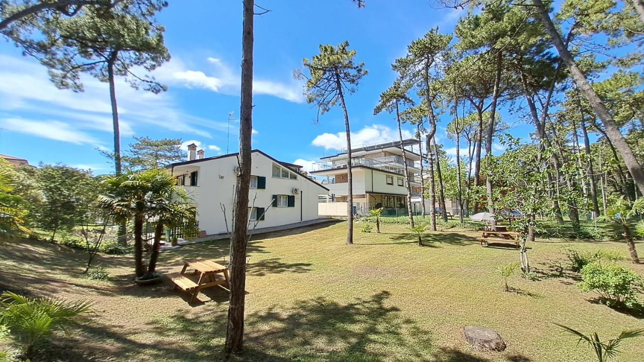 Villa Barbara Fra I Pini Lignano Sabbiadoro Ngoại thất bức ảnh