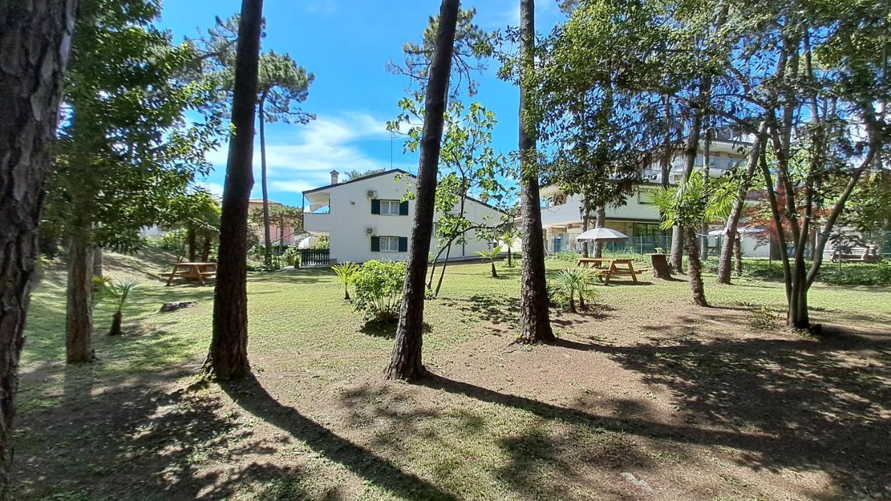 Villa Barbara Fra I Pini Lignano Sabbiadoro Ngoại thất bức ảnh